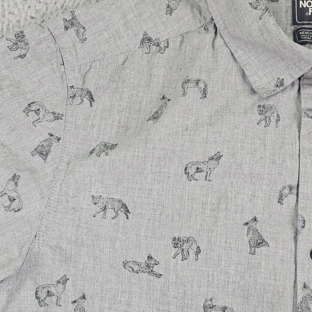 The North Face Shirt Mens Large Gray Animal Print Short Sleeve Button Up Outdoor
